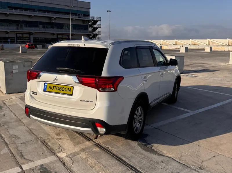 Mitsubishi Outlander 2ème main, 2017, main privée