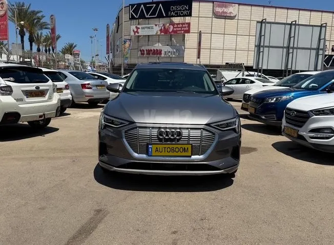 אאודי Q8 e-tron יד 2 רכב, 2019, פרטי