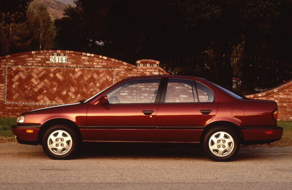 אינפיניטי G ‏1991. מרכב, צורה. סדאן, 1 דור