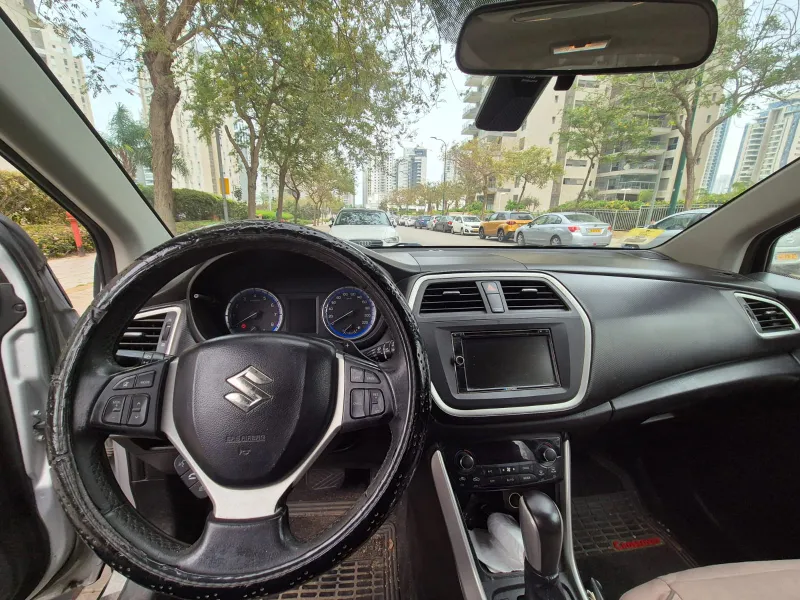 Suzuki SX4 2ème main, 2015, main privée
