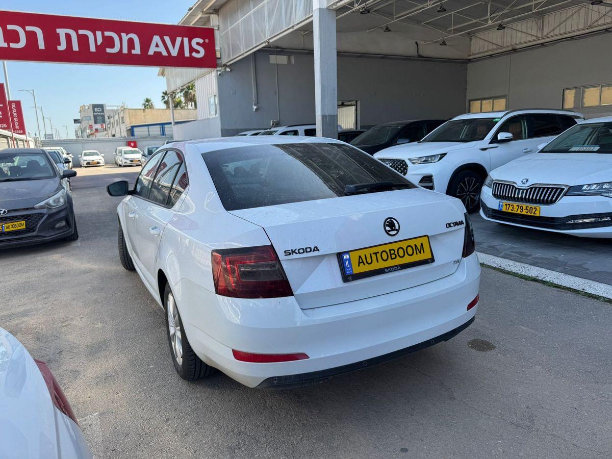 סקודה אוקטביה יד 2 רכב, 2016, פרטי