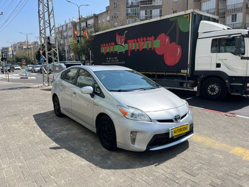 Toyota Prius 2nd hand, 2014, private hand