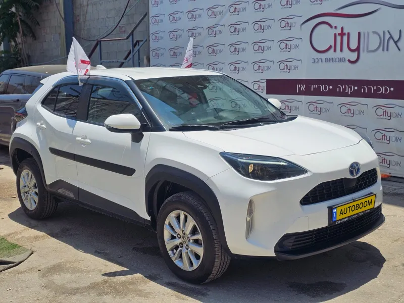 Toyota Yaris Cross с пробегом, 2024, частная рука