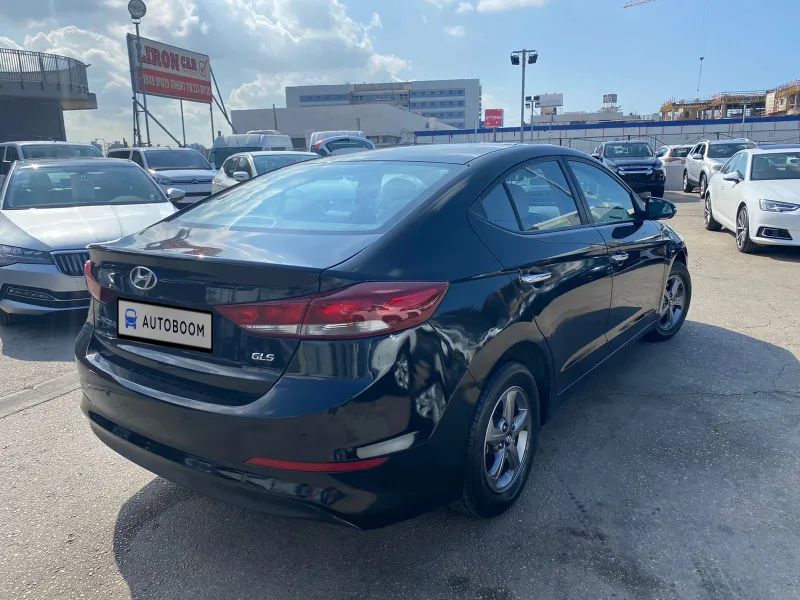 Hyundai Elantra 2nd hand, 2016