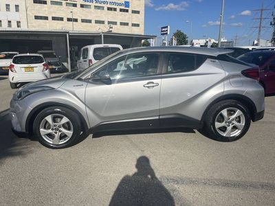 Toyota C-HR 2nd hand, 2017, private hand