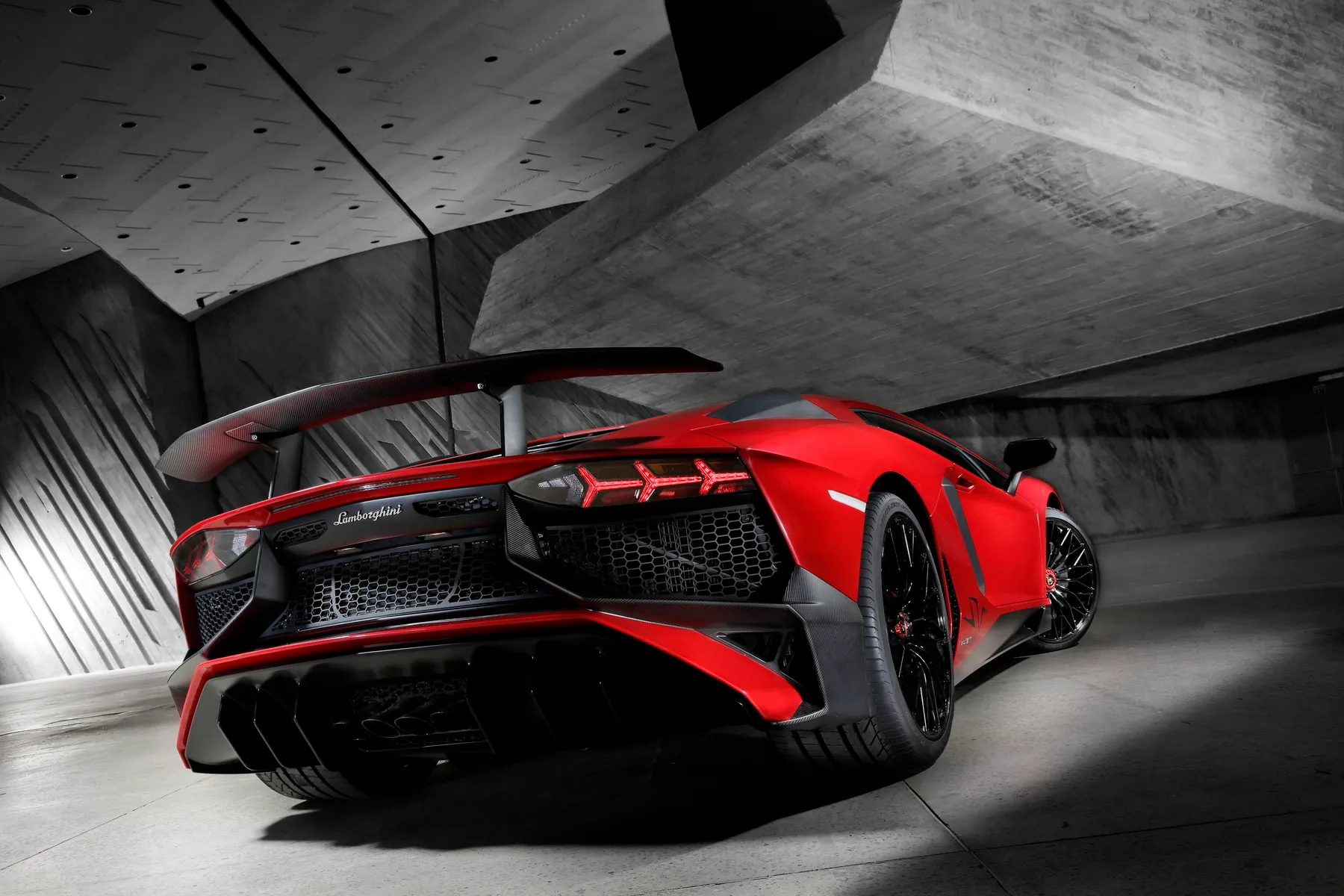 Lamborghini. Incarnation of speed and wealth | Lamborghini: 350 ...