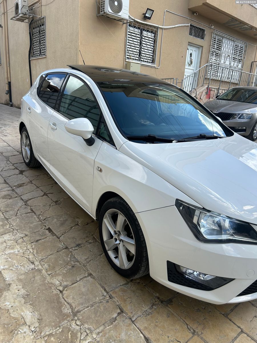 SEAT Ibiza new car, 2015