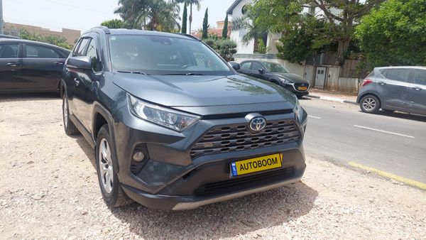 Toyota RAV4 с пробегом, 2019, частная рука
