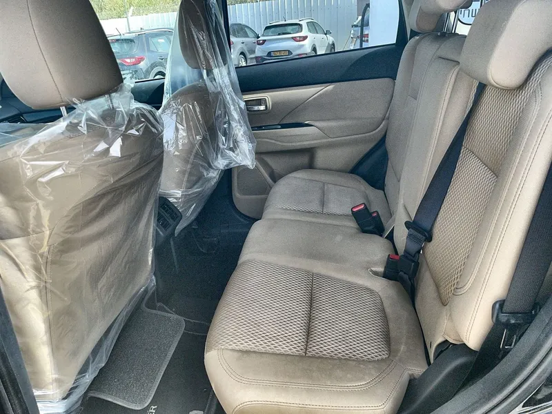 מיצובישי אאוטלנדר יד 2 רכב, 2019, פרטי
