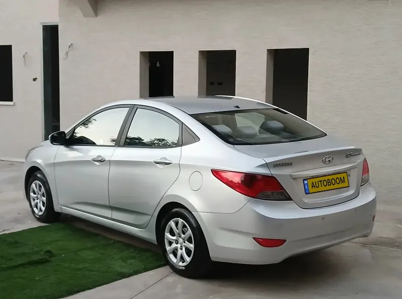 Hyundai i25 2nd hand, 2013