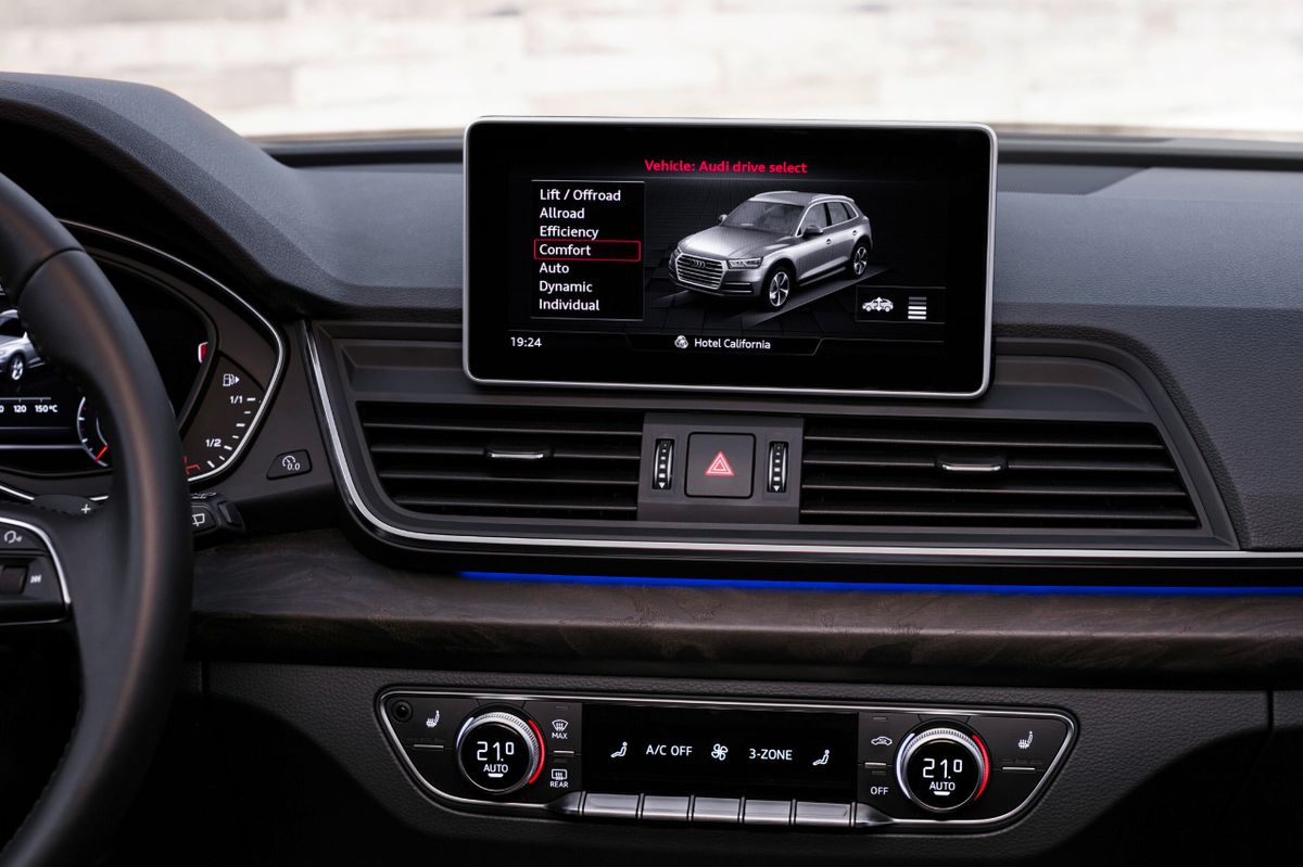 Audi Q5 2016. Systèmes d’aide à la conduite. VUS 5-portes, 2 génération