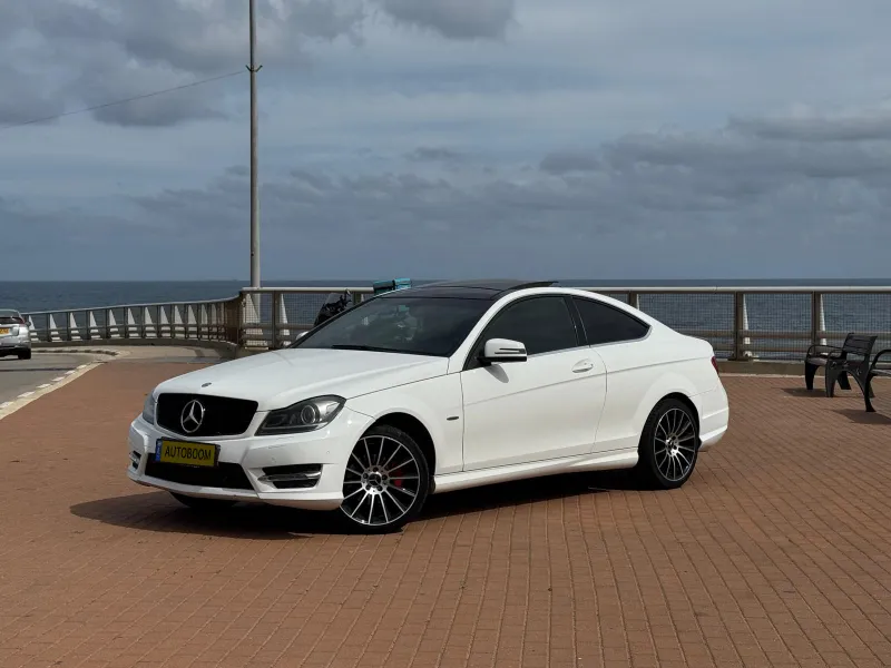 Mercedes C-Class 2ème main, 2014, privée