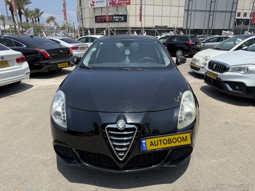 Alfa Romeo Giulietta, 2013, photo