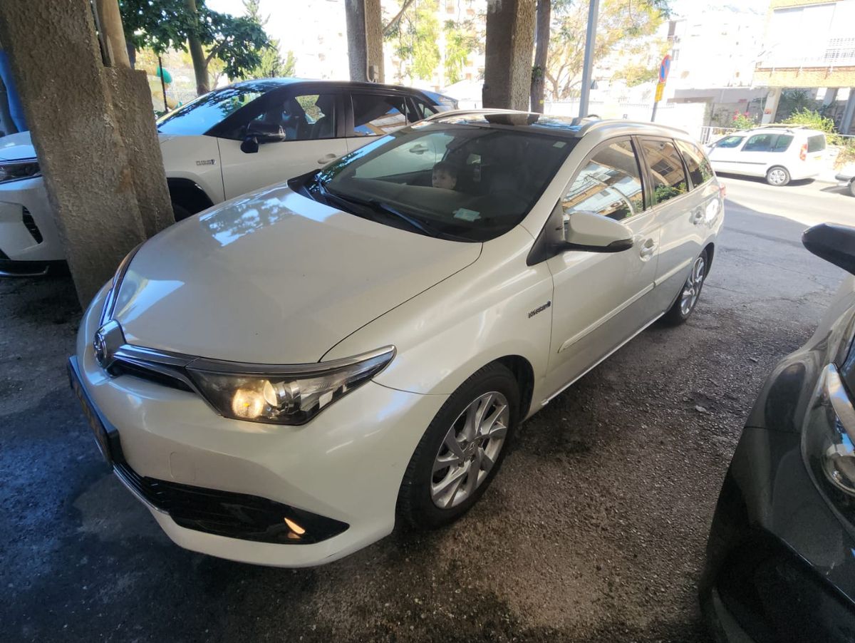 Toyota Auris 2ème main, 2016, main privée