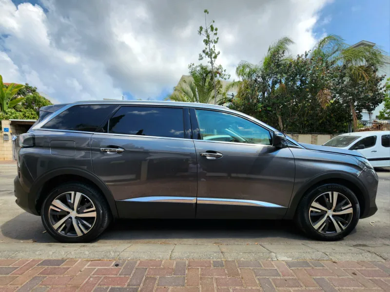 Peugeot 5008 2nd hand, 2022, private hand