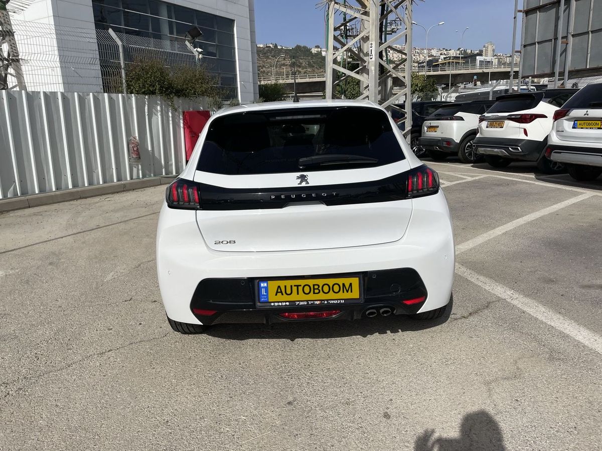 Peugeot 208 2nd hand, 2021, private hand