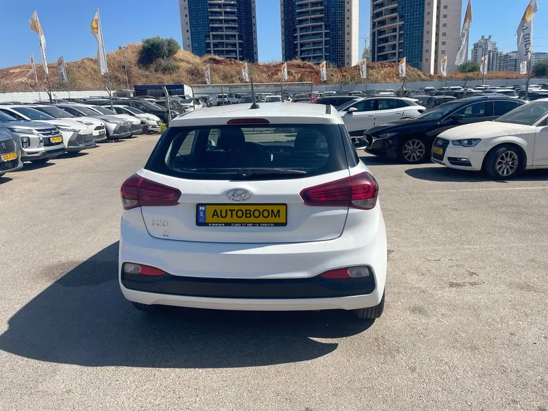 Hyundai i20 2nd hand, 2021