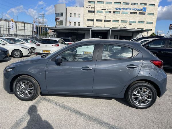 Mazda 2 nouvelle voiture, 2025