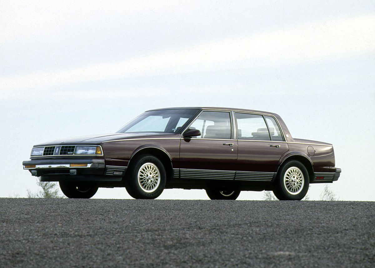Oldsmobile Ninety Eight 1985. Bodywork, Exterior. Sedan, 10 generation