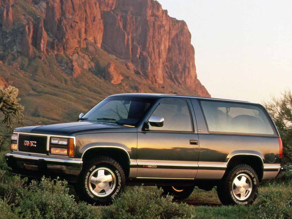 ג'י.אם.סי יוקון ‏1992. מרכב, צורה. רכב שטח 3 דלתות, 1 דור
