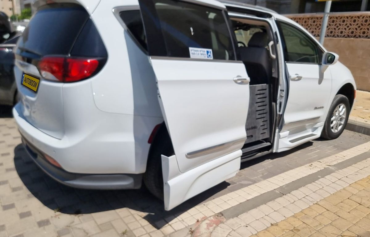 Chrysler Pacifica 2nd hand, 2021, private hand
