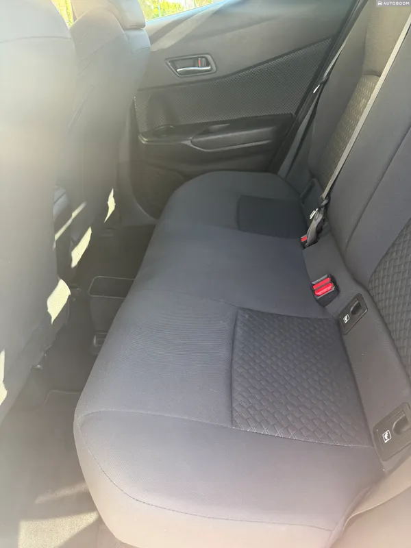 Toyota C-HR 2nd hand, 2023