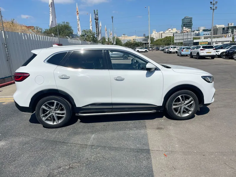 MG EHS 2ème main, 2022, main privée