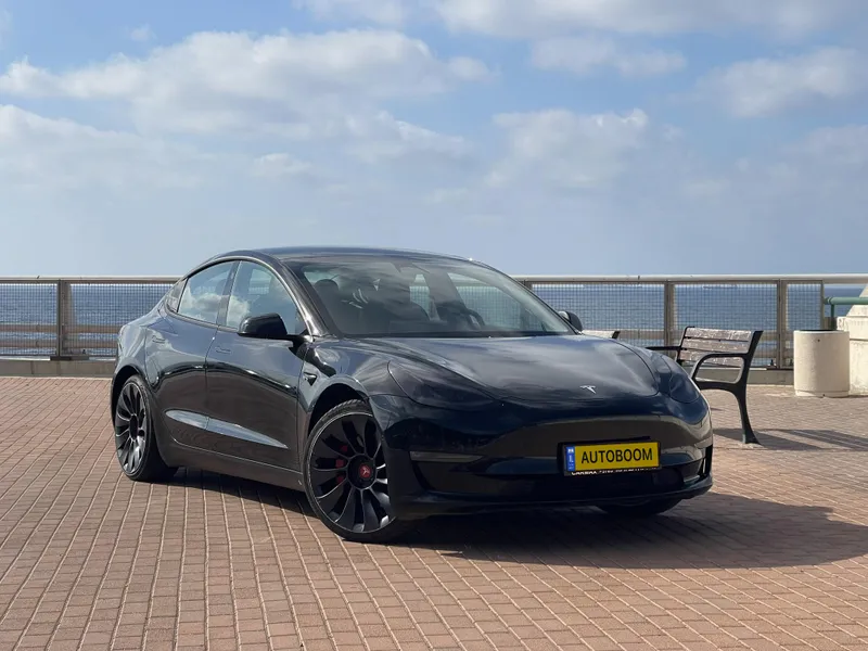 Tesla Model 3 2nd hand, 2021, private hand