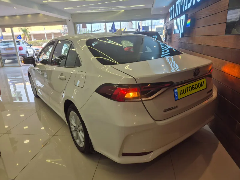 Toyota Corolla с пробегом, 2021