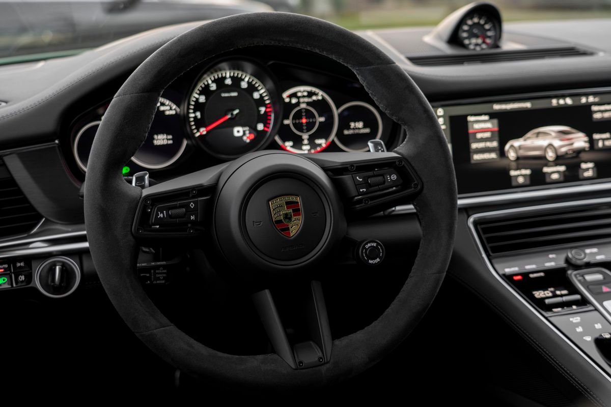 Porsche Panamera 2020. Steering wheel. Liftback, 2 generation, restyling