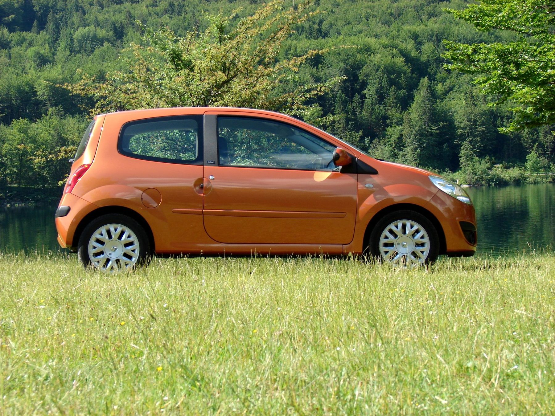 Рено Твинго. Танцующий малыш — AUTOBOOM.co.il