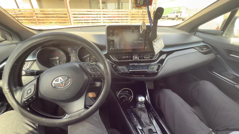 Toyota C-HR 2nd hand, 2021, private hand