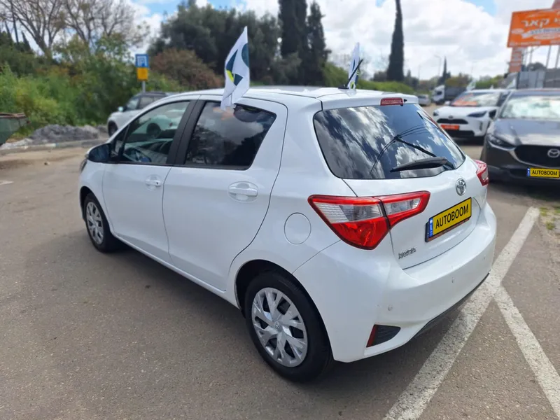 Toyota Yaris с пробегом, 2017, частная рука