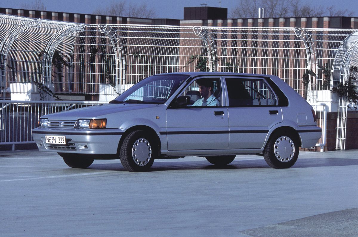 Nissan Sunny 1990. Carrosserie, extérieur. Hatchback 5-portes, 7 génération
