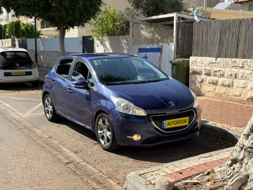 Peugeot 208, 2014, photo