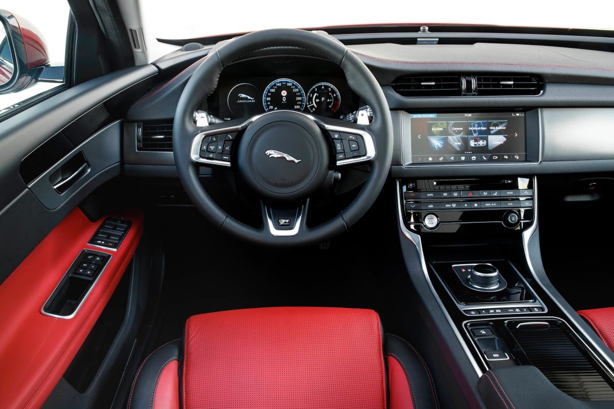 Jaguar XF 2017. Dashboard. Estate 5-door, 2 generation