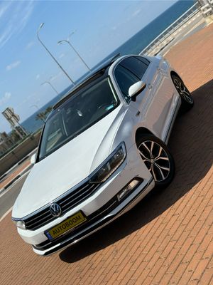 Volkswagen Passat 2ème main, 2018, main privée