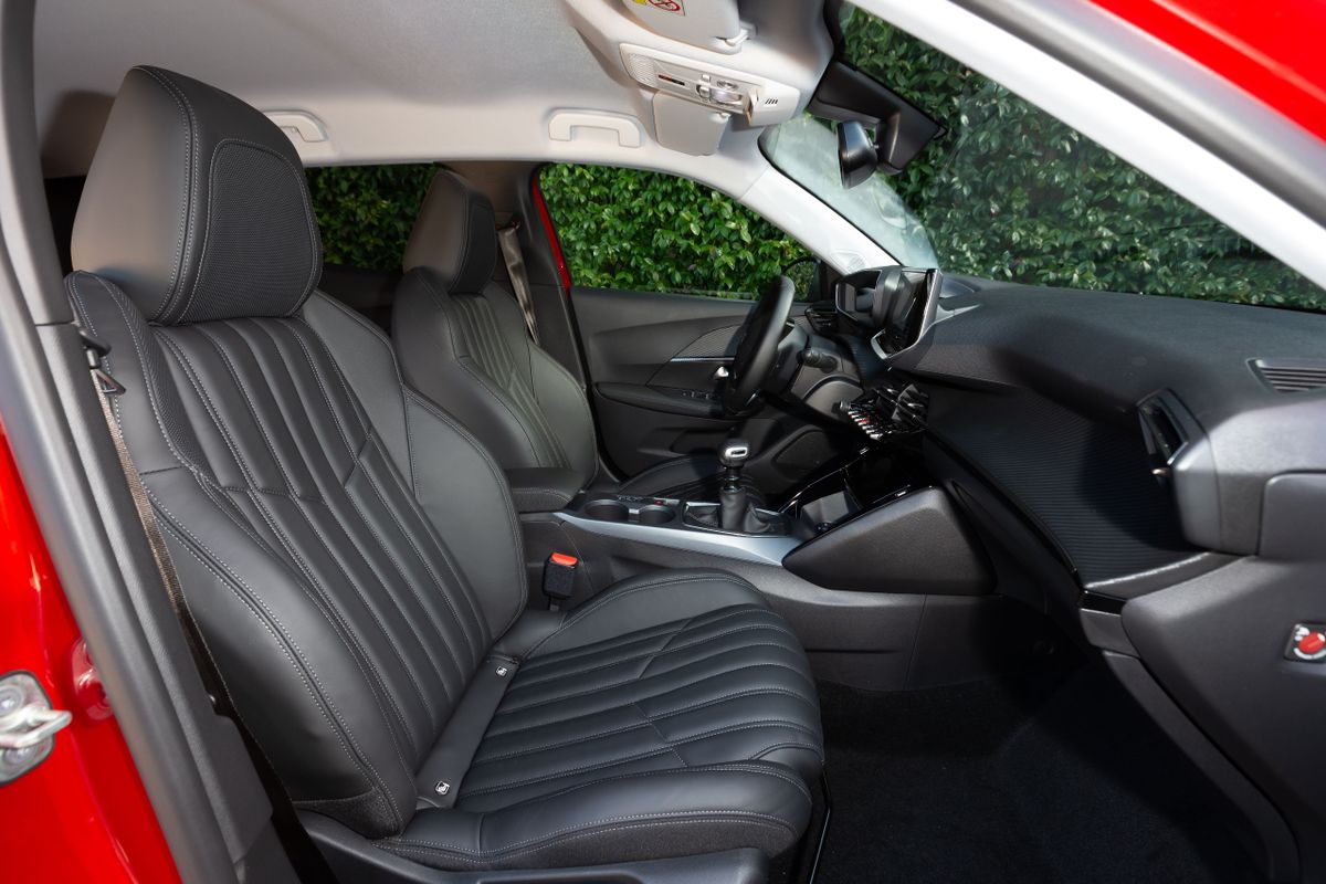 Peugeot 2008 2019. Front seats. SUV 5-doors, 2 generation