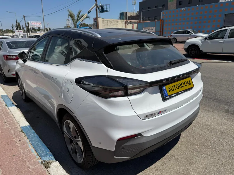 Geely Geometry C 2nd hand, 2022, private
