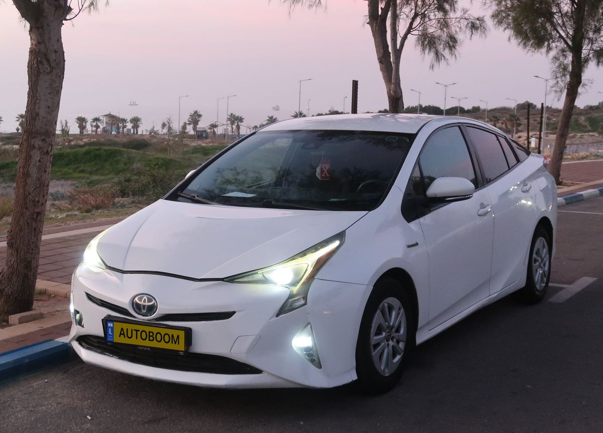 Toyota Prius 2nd hand, 2018, private