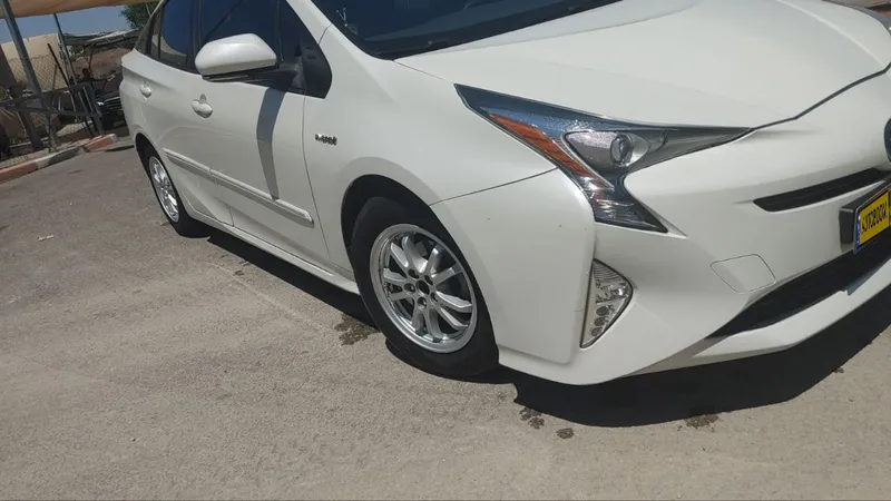 Toyota Prius 2nd hand, 2017, private hand