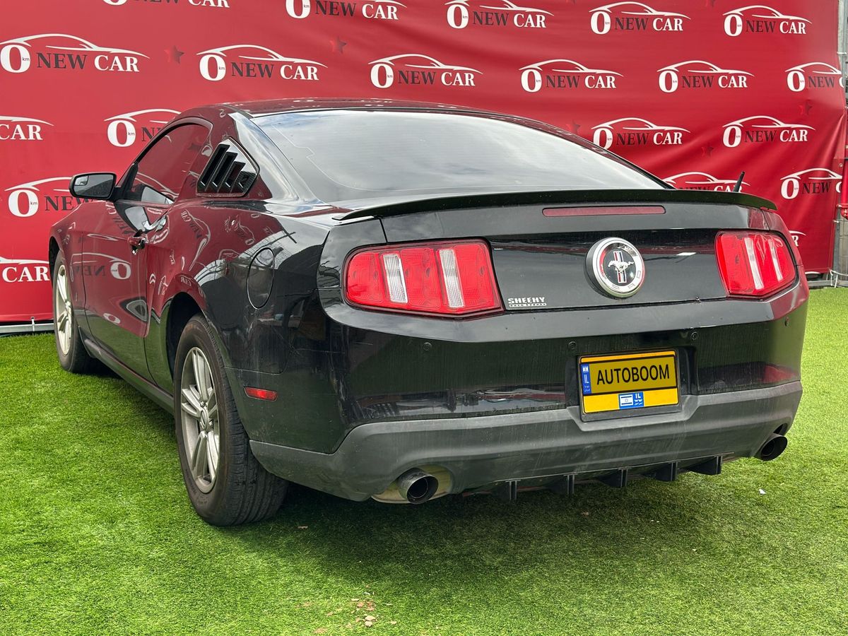Ford Mustang с пробегом, 2012