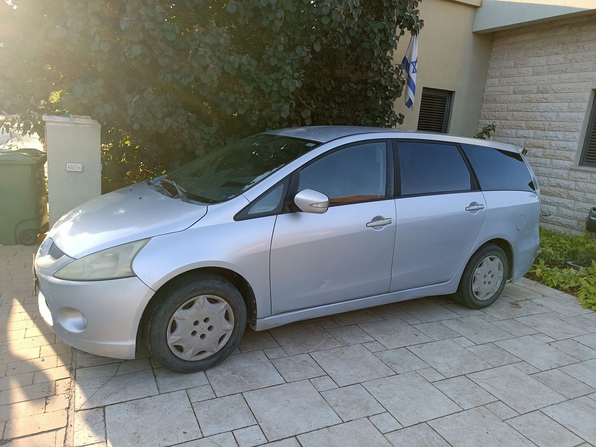 Mitsubishi Grandis 2ème main, 2009, main privée
