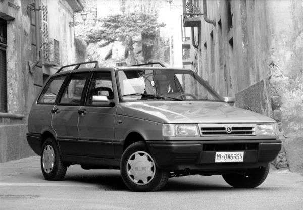 אינוצ'נטי אלבה 1991. מרכב, צורה. סטיישן 5 דלתות, 1 דור