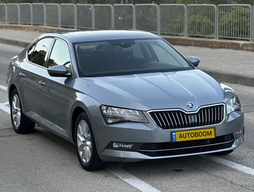 Skoda Superb, 2018, photo