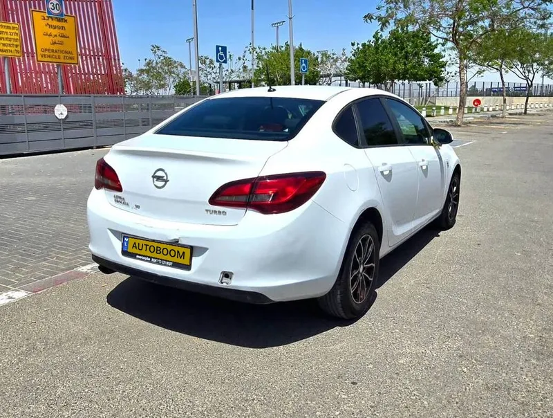 Opel Astra с пробегом, 2016