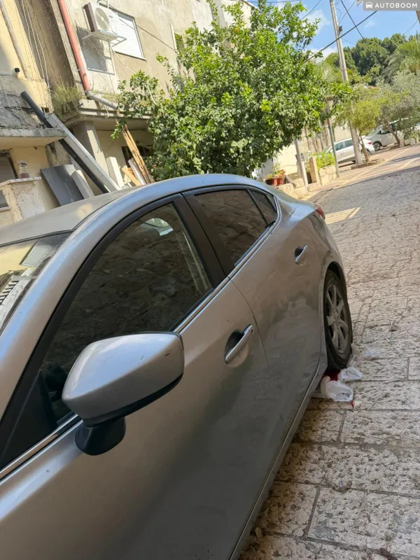 Mazda 3 2nd hand, 2014