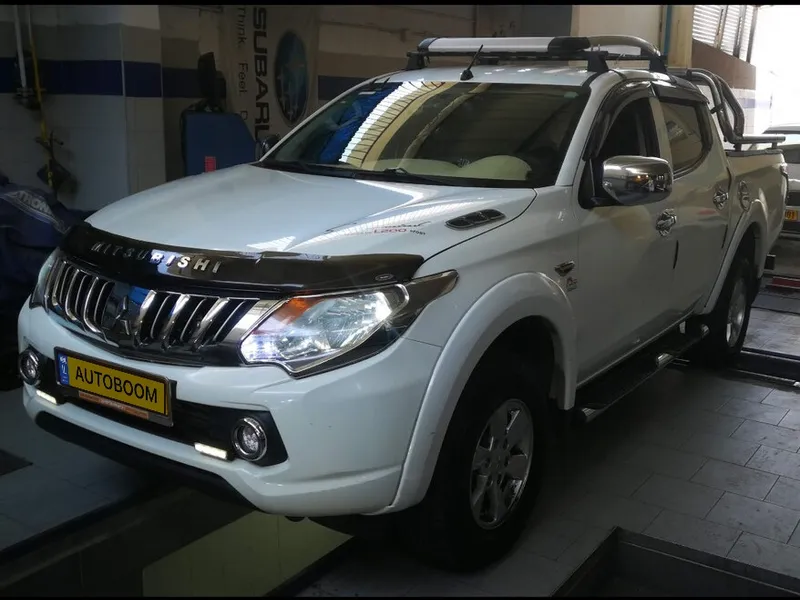 Mitsubishi L200 2nd hand, 2017, private