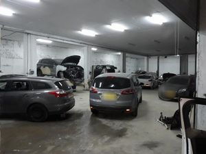 Garage Nur, photo