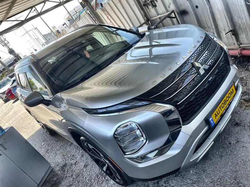 Mitsubishi Outlander 2nd hand, 2024, private
